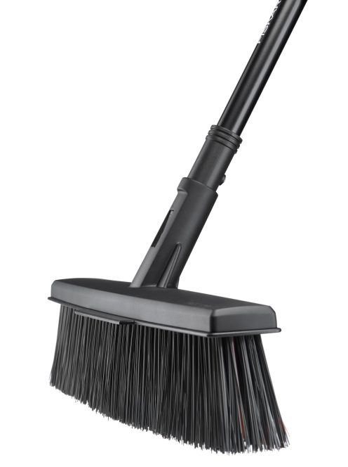 Fiskars Solid™ univerzális kültéri seprű (L) (1025926)