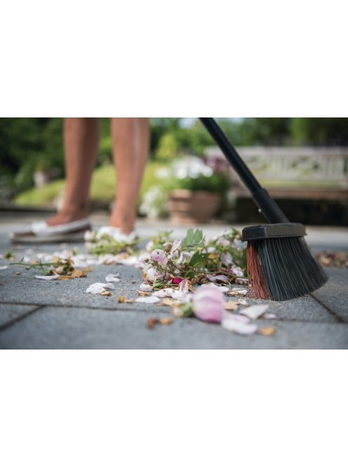Fiskars Solid™ univerzális kültéri seprű fej (M) (1025930)