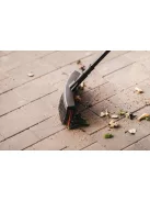 Fiskars Solid™ univerzális kültéri seprű fej (M) (1025930)