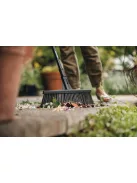 Fiskars Solid™ univerzális kültéri seprű fej (M) (1025930)