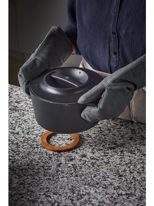 Fiskars Norden™ öntöttvas edény (casserole), 4 L - 25 év garanciával