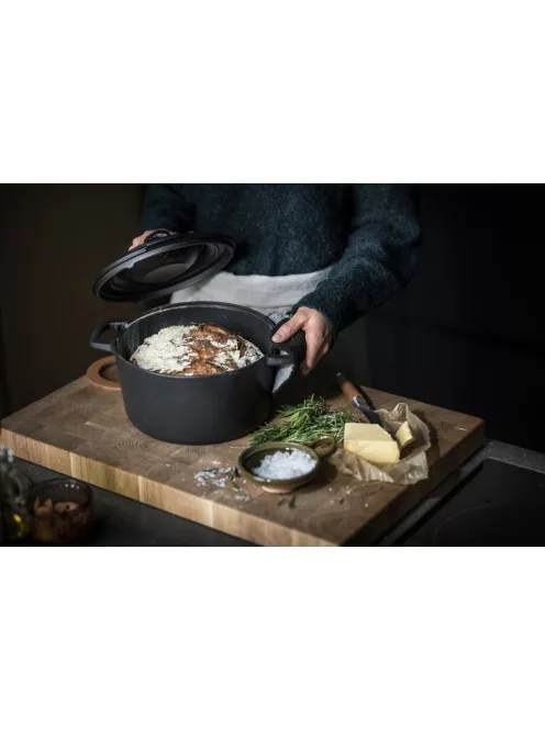 Fiskars Norden™ öntöttvas edény (casserole), 6 L - 25 év garanciával