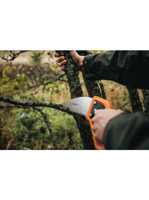 Fiskars Kerti és kemping fűrész SW37 (1028374)