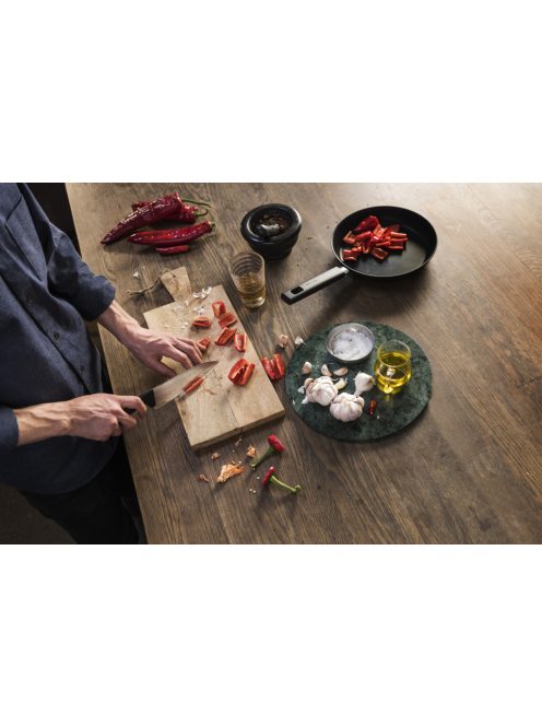 Fiskars Hard Edge Közepes szakácskés (1051748)