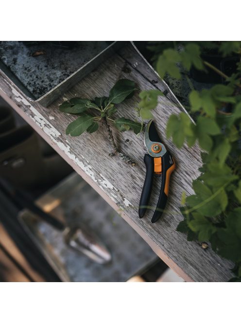 Fiskars Solid™ metszőolló, mellévágó P321 (1057162)