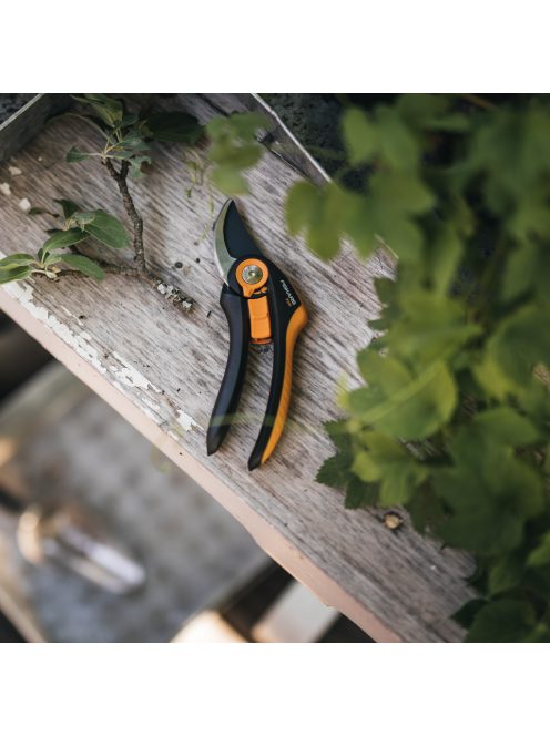 Fiskars Plus™ metszőolló, mellévágó P541 SmartFit (1057169)