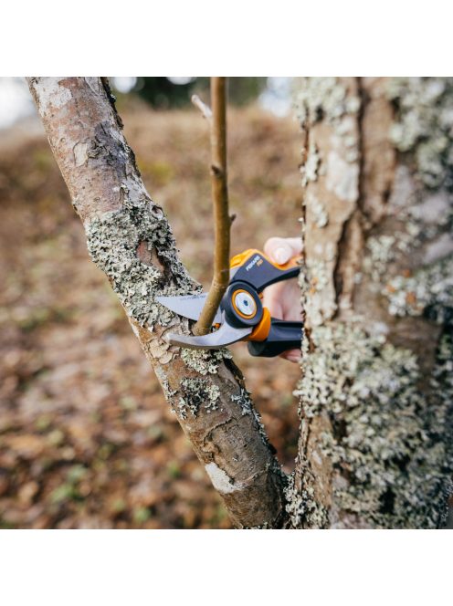 Fiskars X-series™ M forgónyelű metszőolló, mellévágó P921  - 25 év garanciával
