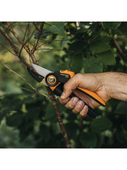 Fiskars X-Series™ P941 forgónyelű metszőolló, rávágó, L - 25 év garanciával (1057174)
