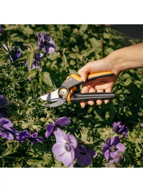 Fiskars X-Series™ P961 forgónyelű metszőolló, bypass, L  - 25 év garanciával (1057175)