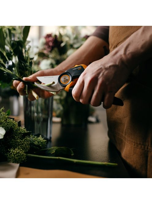 Fiskars X-series™ L forgónyelű metszőolló, mellévágó  P961 - 25 év garanciával