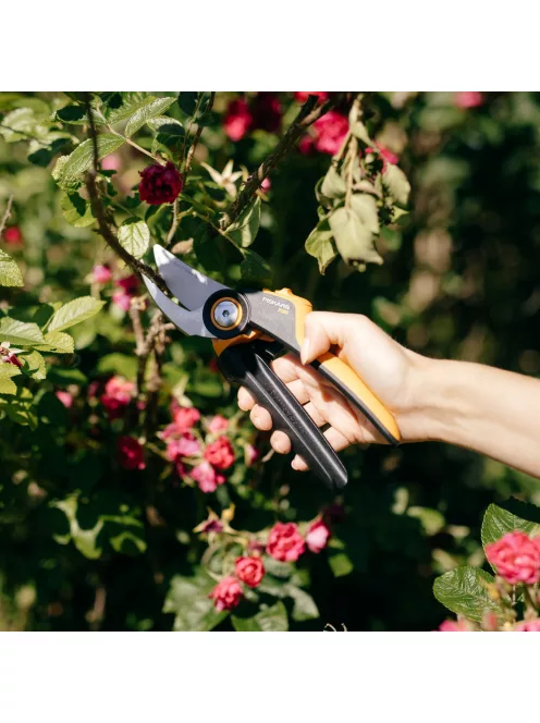 Fiskars X-Series™ P961 forgónyelű metszőolló, bypass, L  - 25 év garanciával (1057175)