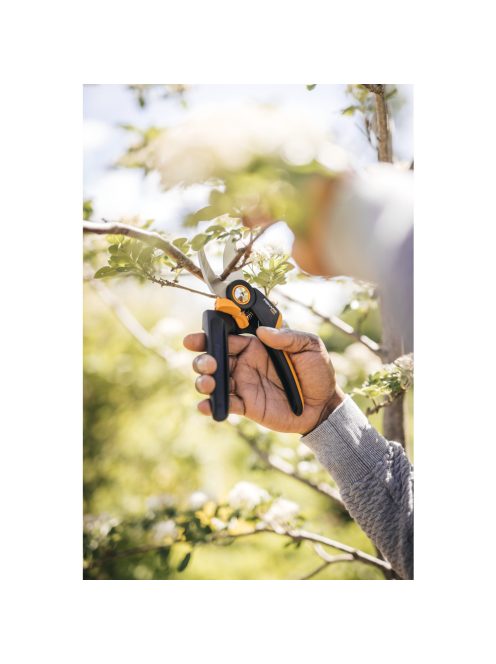 Fiskars X-series™ L forgónyelű metszőolló, mellévágó  P961 - 25 év garanciával