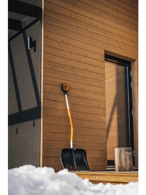 Fiskars X-series™ hótoló, hajlított nyelű (1057186)