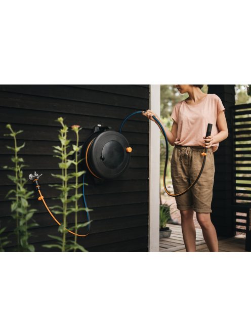 Fiskars Solid™ M tömlődob 20 m tömlővel Q3 (1057238)
