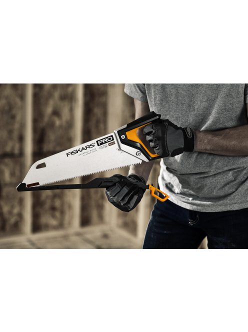 Fiskars PRO PowerTooth™ Kézifűrész, 380mm 9tpi (1062930)