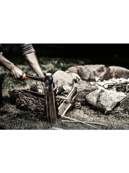 Fiskars IsoCore™ építőipari fejsze, S (1062936)