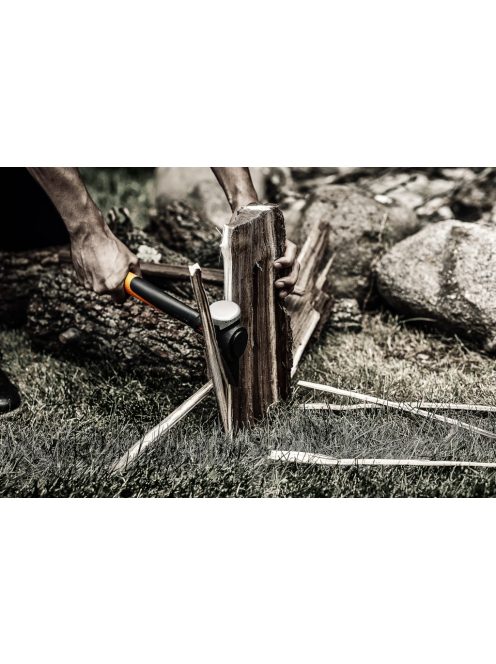 Fiskars IsoCore™ építőipari fejsze, S (1062936)