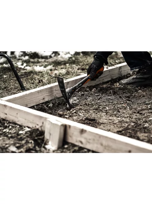 Fiskars PRO IsoCore™ csákány, S, 0.68 kg (1062937)