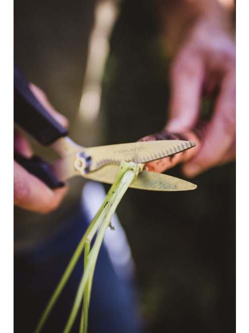 Fiskars Solid™ Zöldségvágó olló SP240 (1063327)