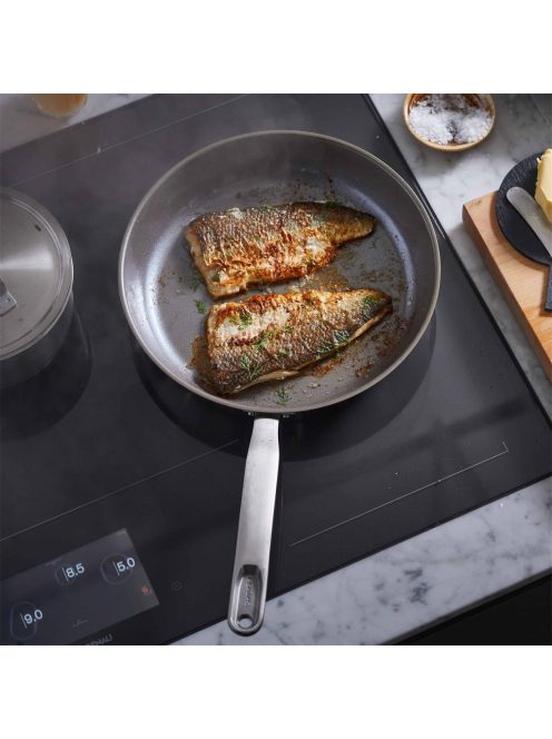 Fiskars All Steel serpenyő, 28 cm, kerámiabevonatos - 25 év garanciával