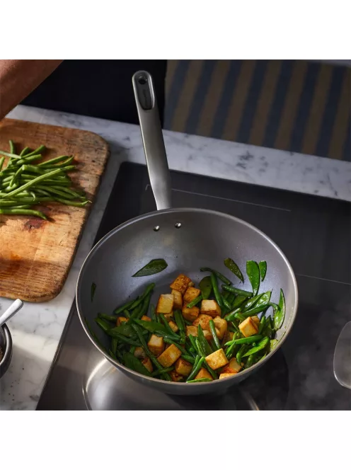 Fiskars All Steel wok serpenyő, 28 cm, kerámiabevonatos - 25 év garanciával