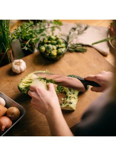 Fiskars Essential szakácskés, 21 cm 