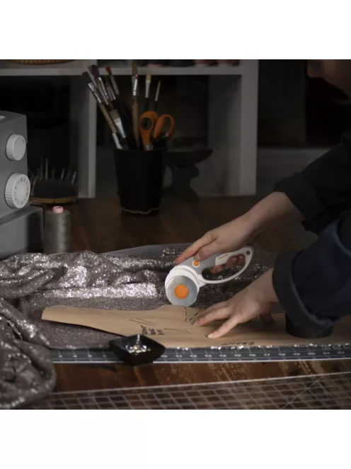 Fiskars Titánium görgős vágó 60 mm