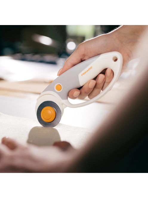 Fiskars Titánium görgős vágó 45 mm