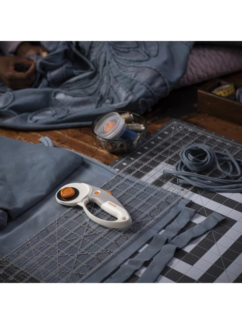 Fiskars Görgős vágó váltható pengével 45mm/60mm