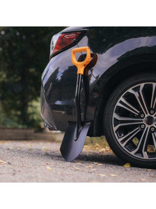 Fiskars Solid™ fém nyelű autós ásó (1066715)