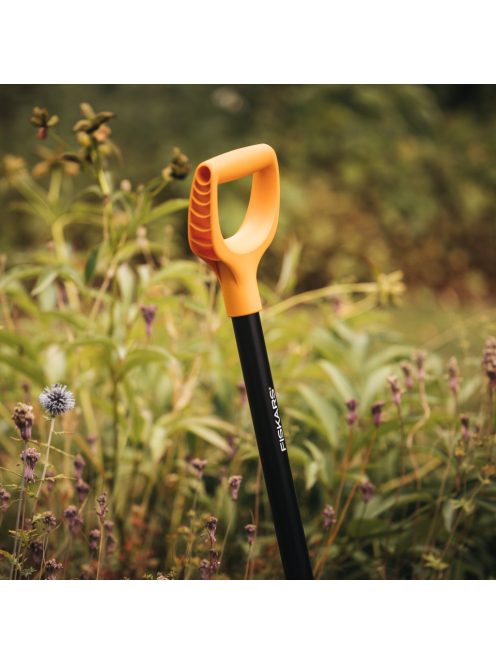 Fiskars Solid™ fém lapát, "D" markolattal (1066718)