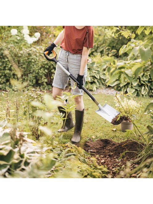 Fiskars Xact™ lekerekített ásólapát - 25 év garanciával (1066730)