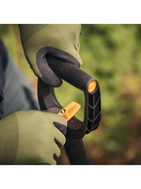 Fiskars Xact™ teleszkópos lekerekített ásólapát - 25 év garanciával (1066733)