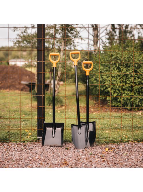 Fiskars Solid+™ betonozó lapát (sóderlapát) (1067518)