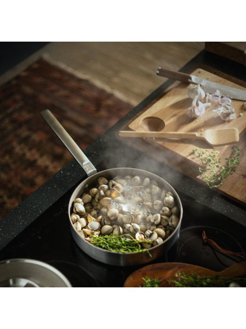 Fiskars Norden prémium acél párolóserpenyő, fedővel, 26 cm, kerámiabevonatos - 25 év garanciával