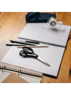 Fiskars Általános olló 20 cm-es, fekete 15 éves kortól