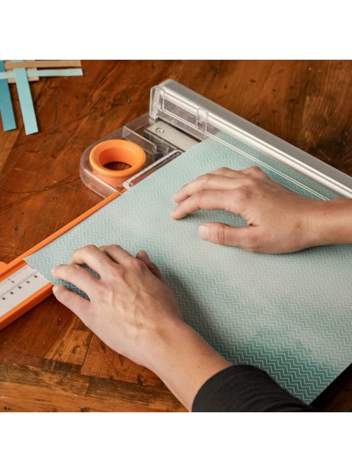 Fiskars Görgős Bypass vágóasztal A4, vastagabb anyagokhoz