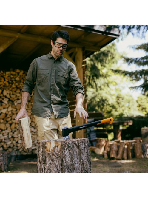Fiskars X28 hasítófejsze M - 25 év garanciával