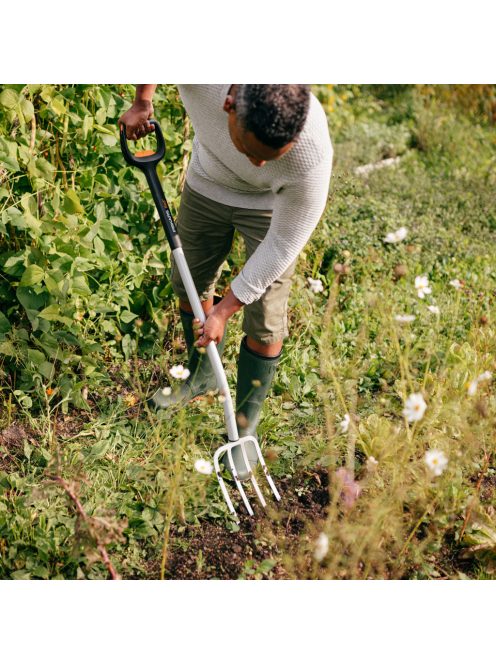 Fiskars Xact™ teleszkópos kerti villa, kovácsoltvas fogazattal - 25 év garanciával (1070717)