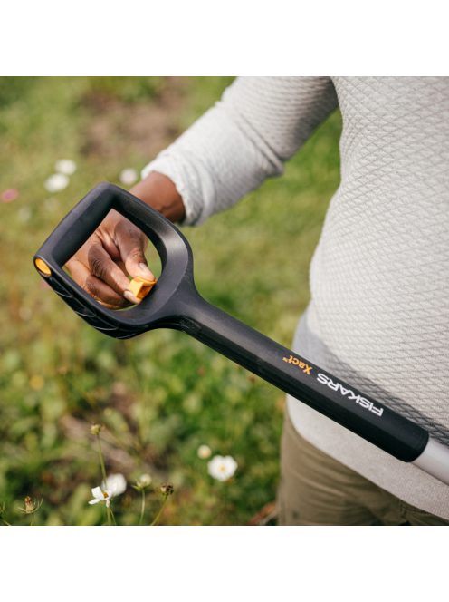 Fiskars Xact™ teleszkópos kerti villa, kovácsoltvas fogazattal - 25 év garanciával (1070717)