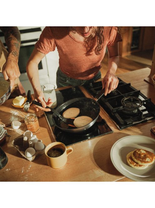 Fiskars Functional Form™ serpenyő, 24 cm, kerámiabevonatos