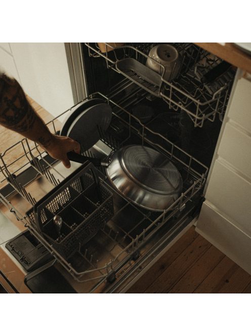 Fiskars Functional Form™ serpenyő, 24 cm, kerámiabevonatos