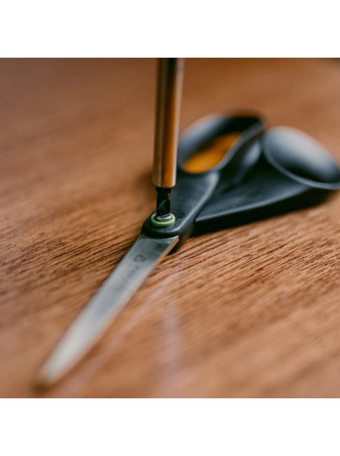 Fiskars Functional Form Renew hímző olló