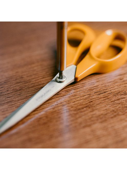 Fiskars Classic nagy univerzális kerti olló, 25 cm - 25 év garanciával