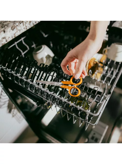Fiskars Classic kis univerzális háztartási olló, 16 cm - 25 év garanciával ( CSOMAGOLÁSSÉRÜL, HIBÁTLAN TERMÉK)