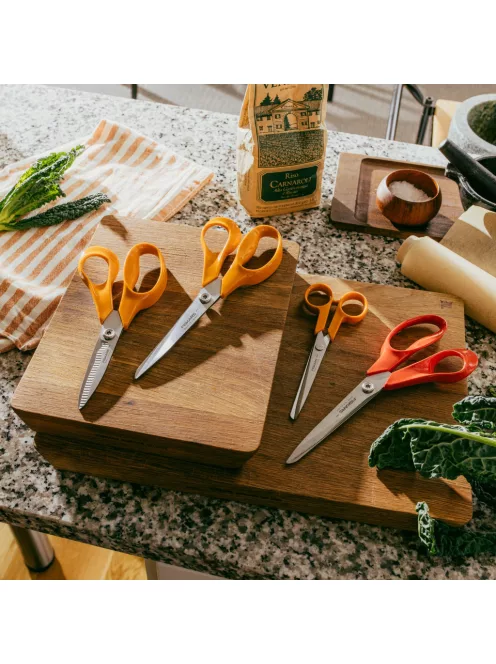 Fiskars Classic kis univerzális háztartási olló, 16 cm - 25 év garanciával ( CSOMAGOLÁSSÉRÜL, HIBÁTLAN TERMÉK)