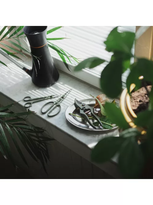 Fiskars Plant Care Növényápoló csípőolló tartóval, olivazöld színű (1075315)