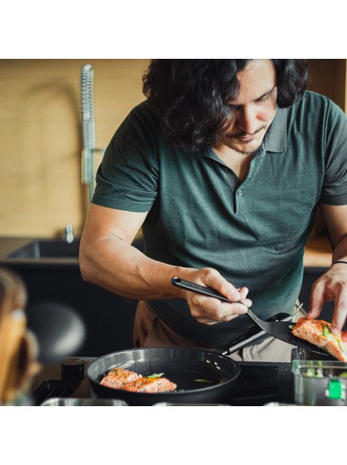 Fiskars Hard Face alumínium serpenyő, 26 cm, kerámiabevonatos