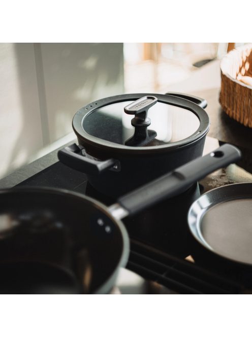 Fiskars Hard Face alumínium lábas, 3,5 L, kerámiabevonatos