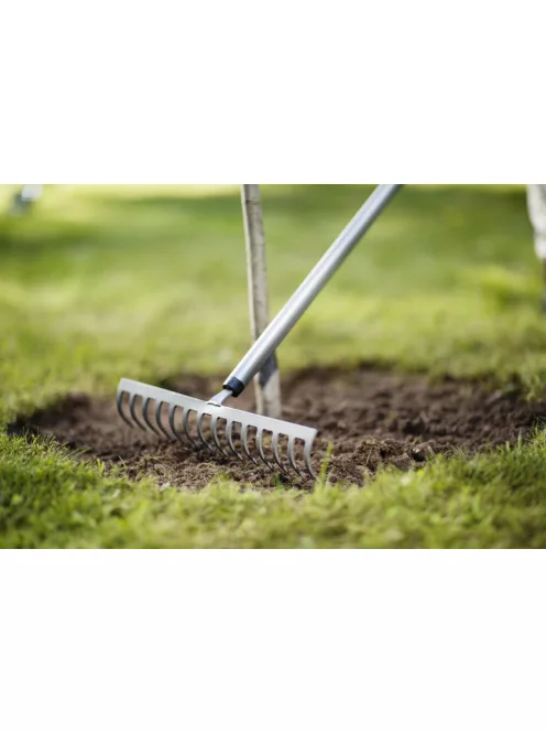 Fiskars Ergonomic™ gereblye, fém fejjel